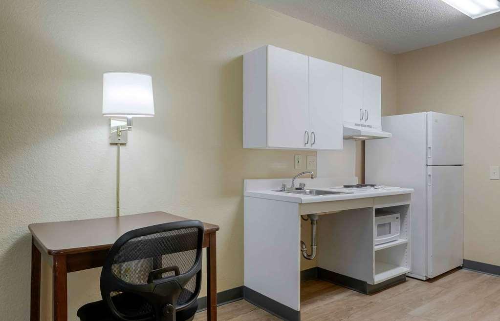 Extended Stay America Suites - Tulsa - Central Room photo