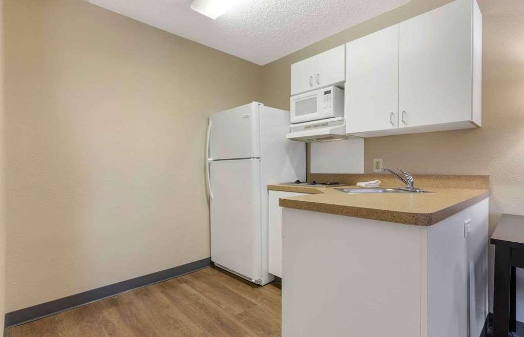 Extended Stay America Suites - Tulsa - Central Room photo